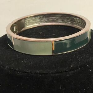 SOLID silver tone metal emerald and sage hinged Cookie Lee abstract bracelet